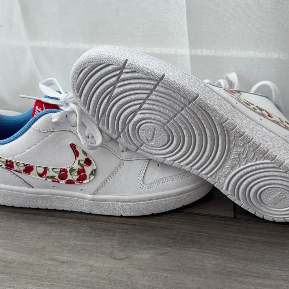 LIMITED EDITION NIKE. White Cherry 🍒🍒🍒
Nike Court Borough Low 2 - Picture 2 of 5